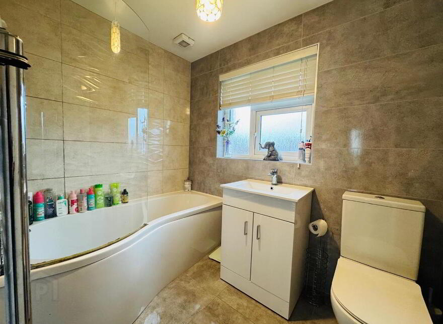 28 Rossdowney Drive, Waterside, L'Derry, BT47 5PR