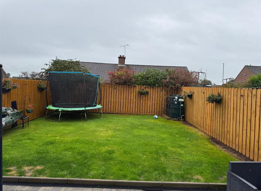 28 Rossdowney Drive, Waterside, L'Derry, BT47 5PR