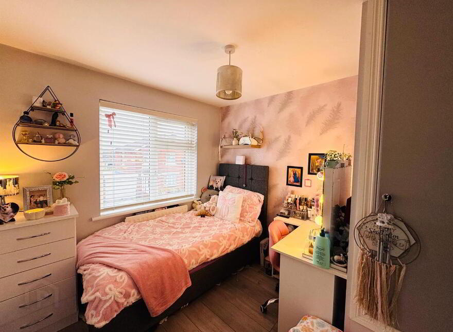 28 Rossdowney Drive, Waterside, L'Derry, BT47 5PR
