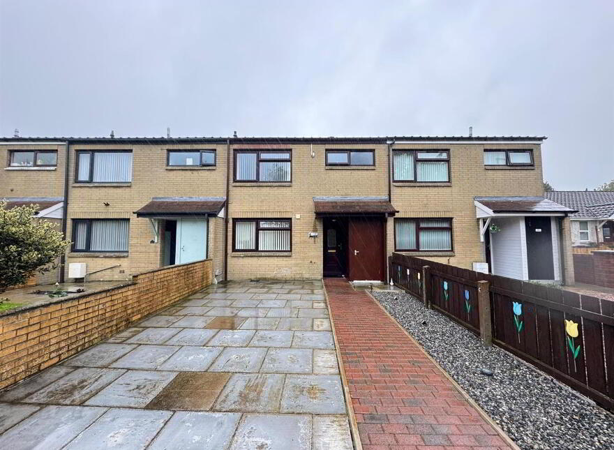 25 Carn Green, Carnmoney Road North, Newtownabbey, BT36 5YW photo