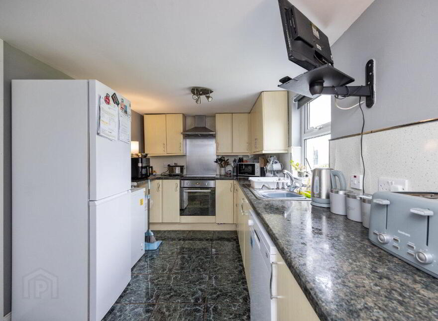 4 Ulster Avenue, Dunmurry, Belfast, BT17 9BN