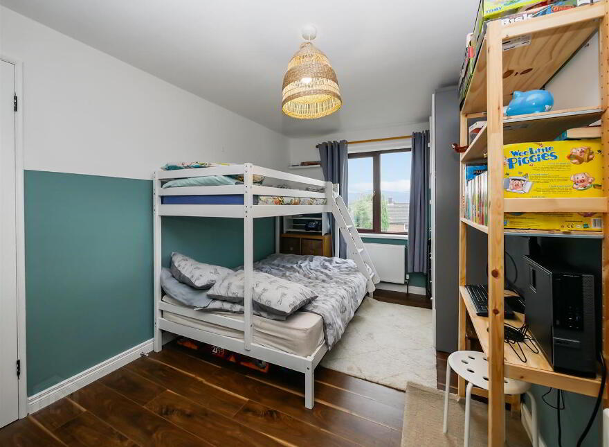 4 Castlecoole Park, Belvoir Park, Belfast, BT8 7BE