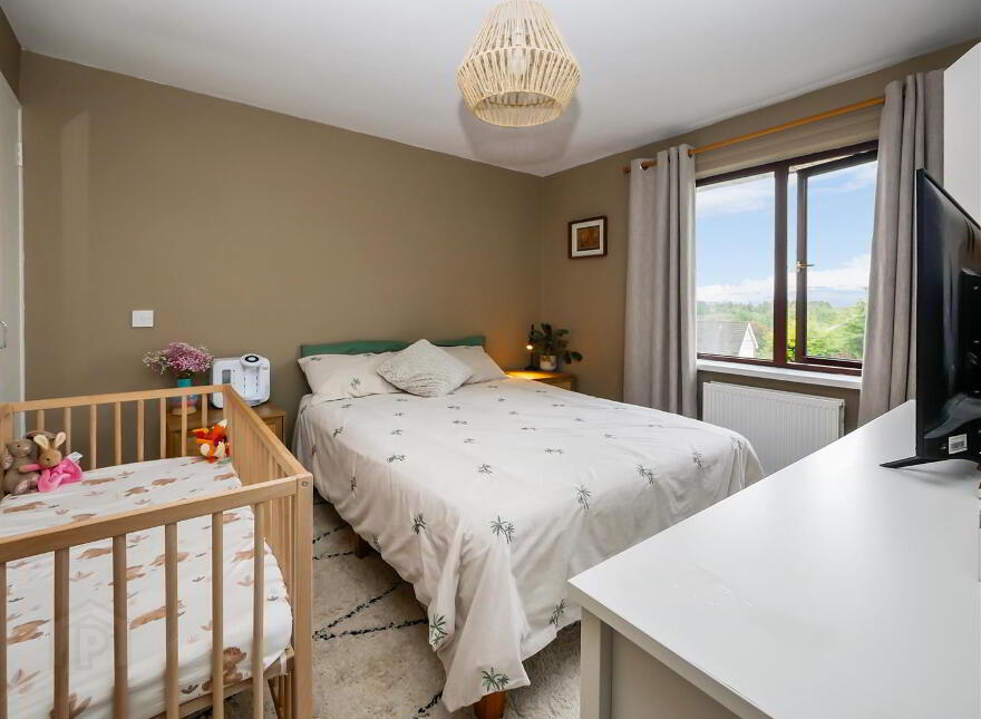 4 Castlecoole Park, Belvoir Park, Belfast, BT8 7BE