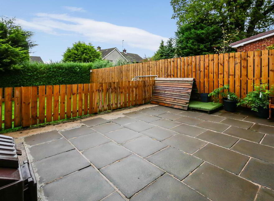 4 Castlecoole Park, Belvoir Park, Belfast, BT8 7BE