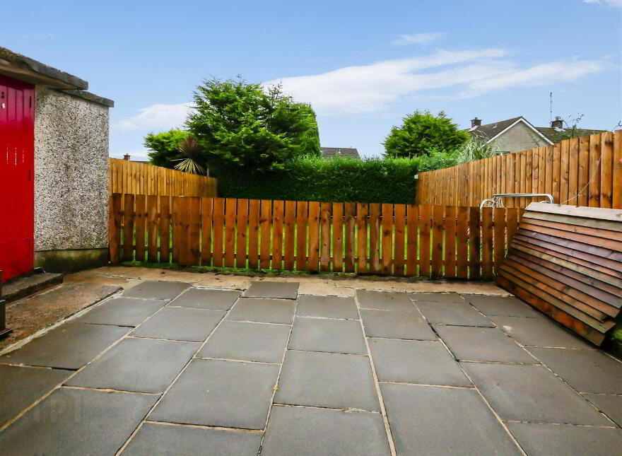 4 Castlecoole Park, Belvoir Park, Belfast, BT8 7BE