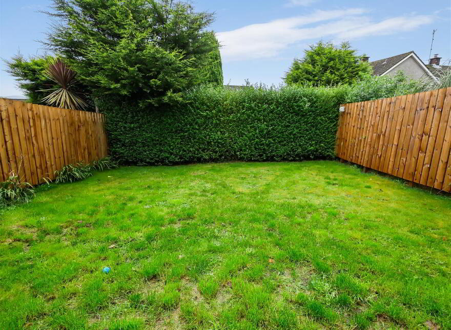 4 Castlecoole Park, Belvoir Park, Belfast, BT8 7BE