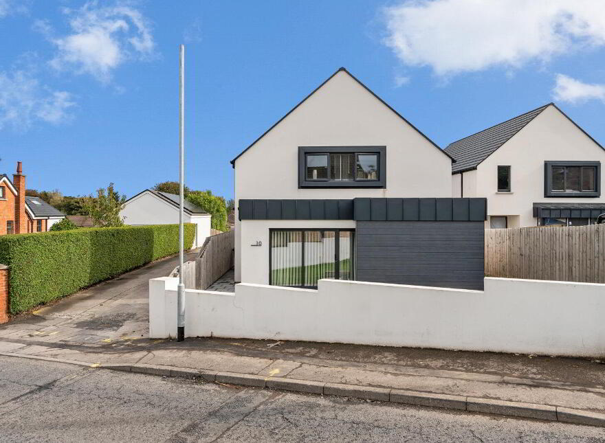 10 Gransha Lane, Dundonald, Belfast, BT16 2HA
