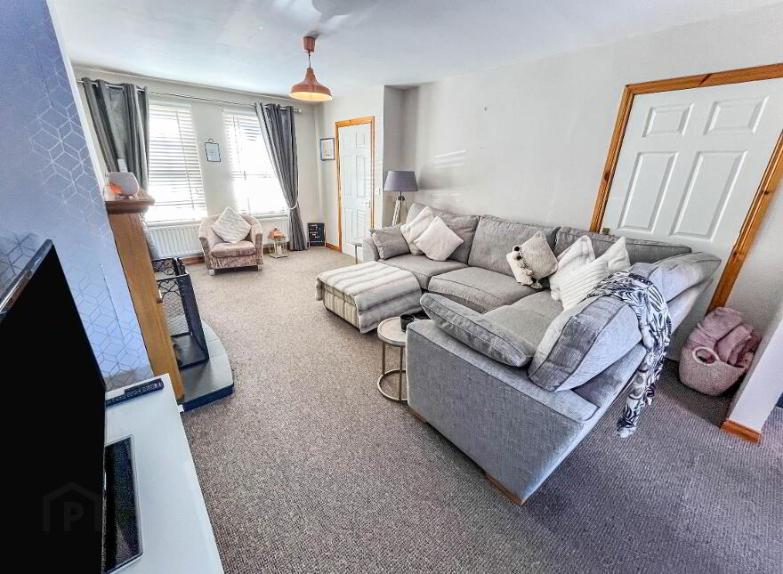 22 Berkeley Hall Court, Lisburn, BT27 5QX