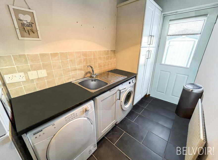 22 Berkeley Hall Court, Lisburn, BT27 5QX
