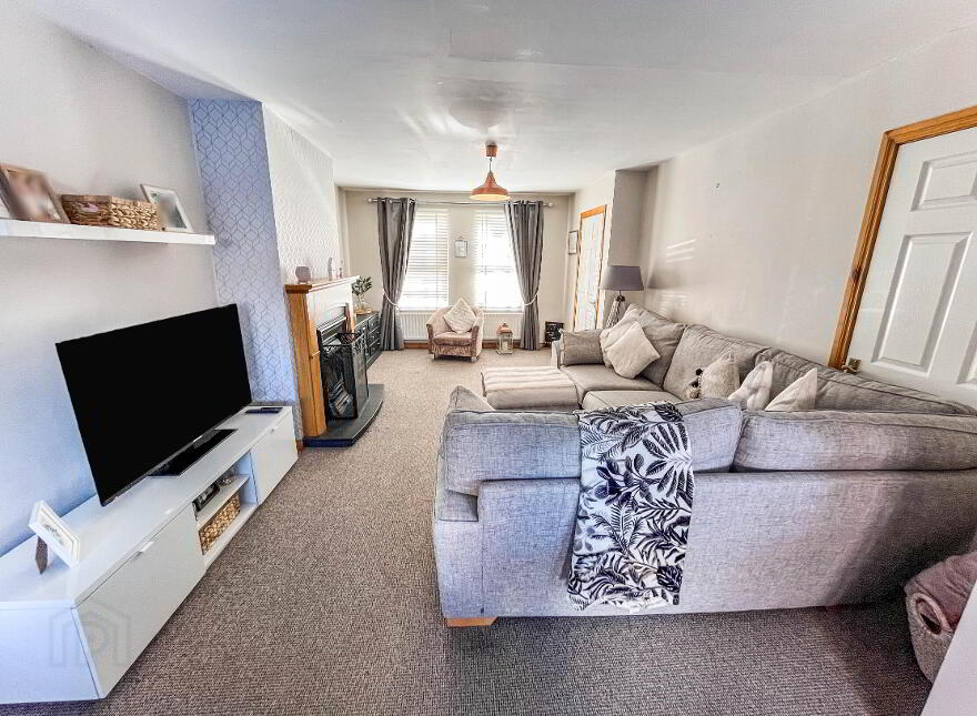 22 Berkeley Hall Court, Lisburn, BT27 5QX