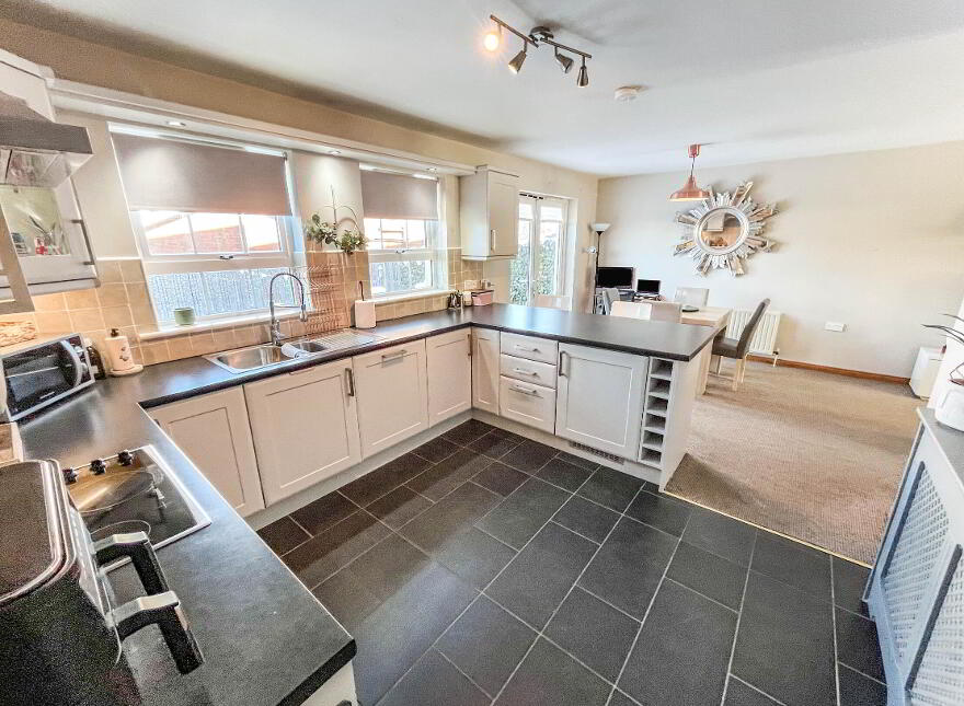 22 Berkeley Hall Court, Lisburn, BT27 5QX