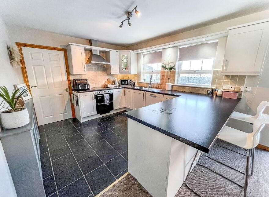 22 Berkeley Hall Court, Lisburn, BT27 5QX