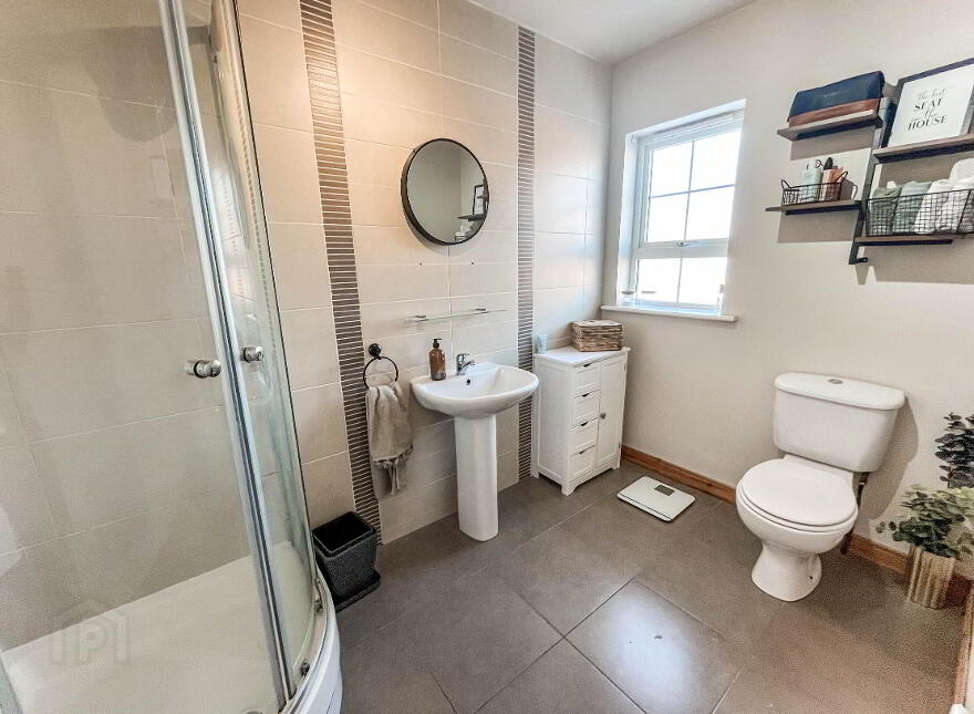 22 Berkeley Hall Court, Lisburn, BT27 5QX