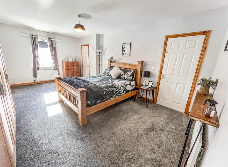 22 Berkeley Hall Court, Lisburn, BT27 5QX