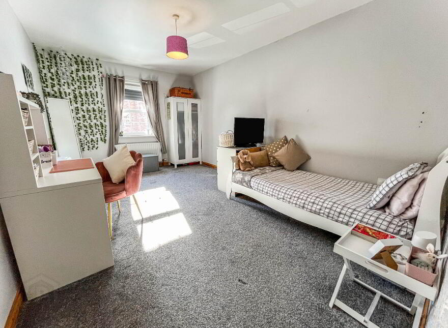 22 Berkeley Hall Court, Lisburn, BT27 5QX