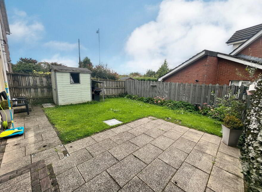 22 Berkeley Hall Court, Lisburn, BT27 5QX