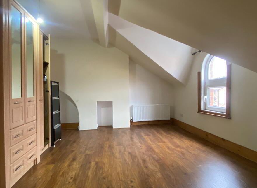 8 The Mount, Belfast, BT5 4NA