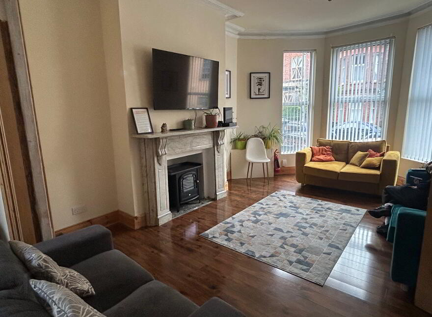 8 The Mount, Belfast, BT5 4NA