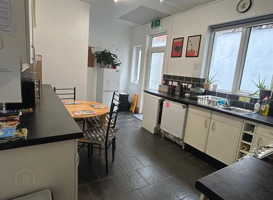 8 The Mount, Belfast, BT5 4NA