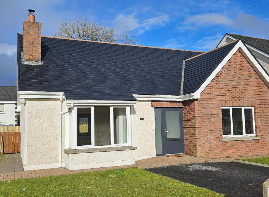 39 Shannon Gael, Cortober, Carrick-On-Shannon, N41C6W0 photo