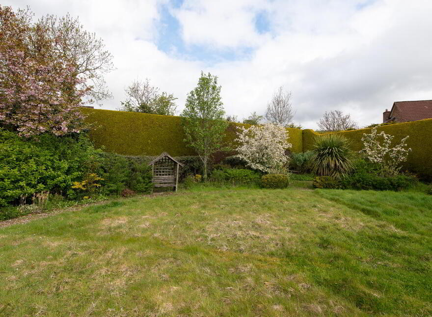44 Glenkeen Avenue, Jordanstown, Newtownabbey, BT37 0PH