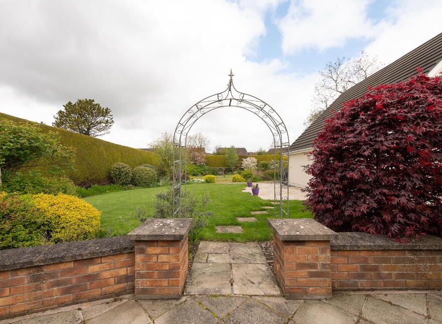 44 Glenkeen Avenue, Jordanstown, Newtownabbey, BT37 0PH