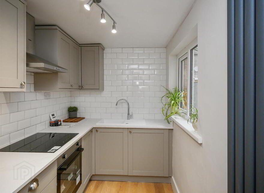 10 Redcar Street, Woodstock Road, Belfast, BT6 9BP