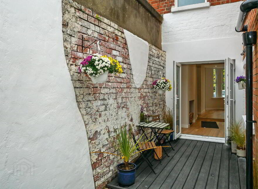 10 Redcar Street, Woodstock Road, Belfast, BT6 9BP