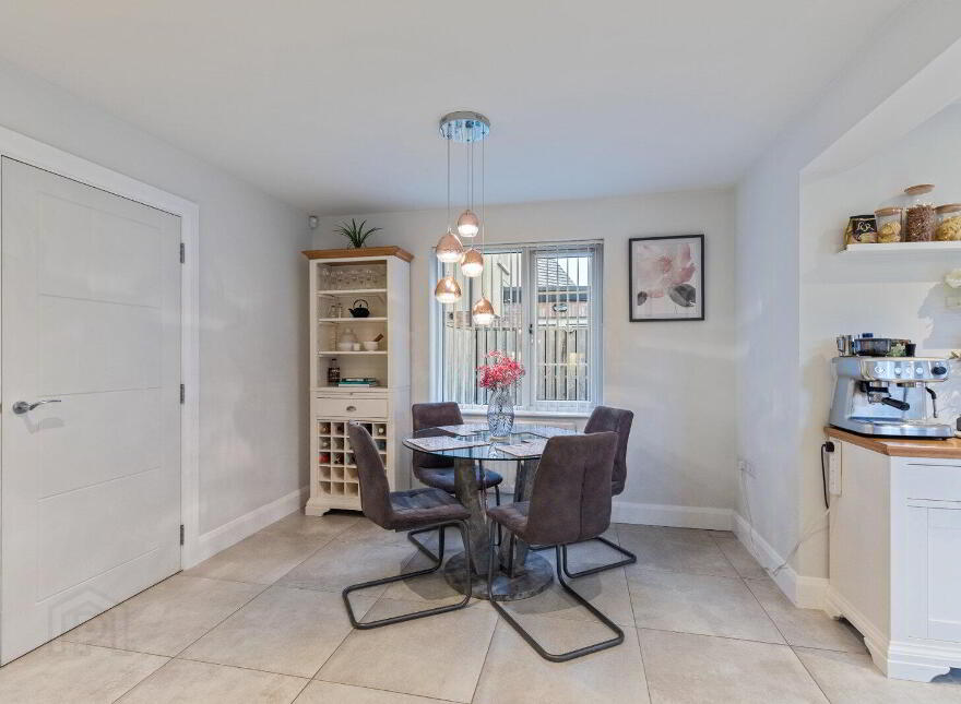 15 Woodbrook Grove, Lisburn, BT28 0AA