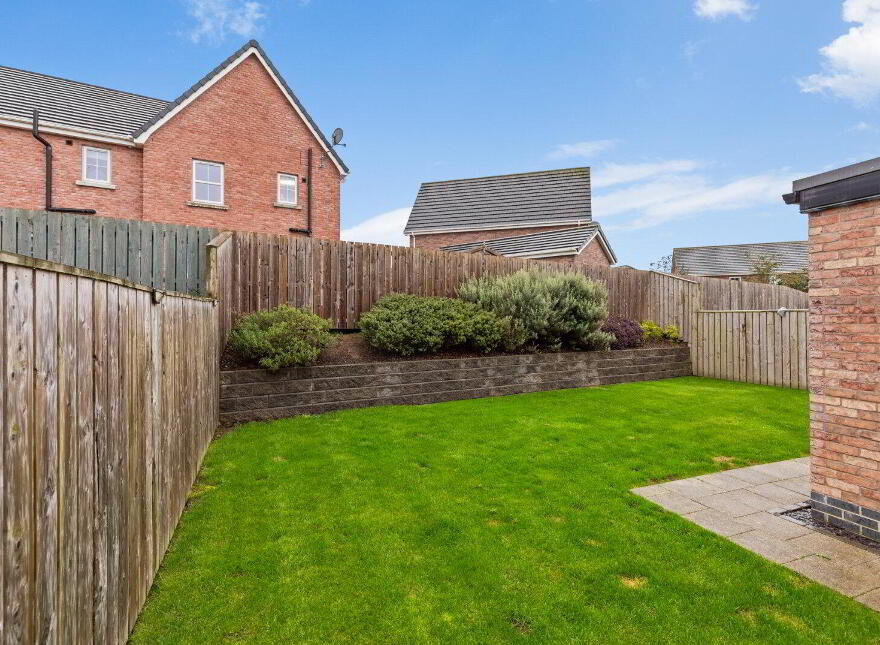 15 Woodbrook Grove, Lisburn, BT28 0AA