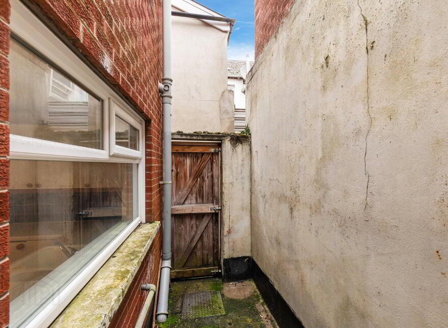 12 Batley Street, Belfast, BT5 5BW