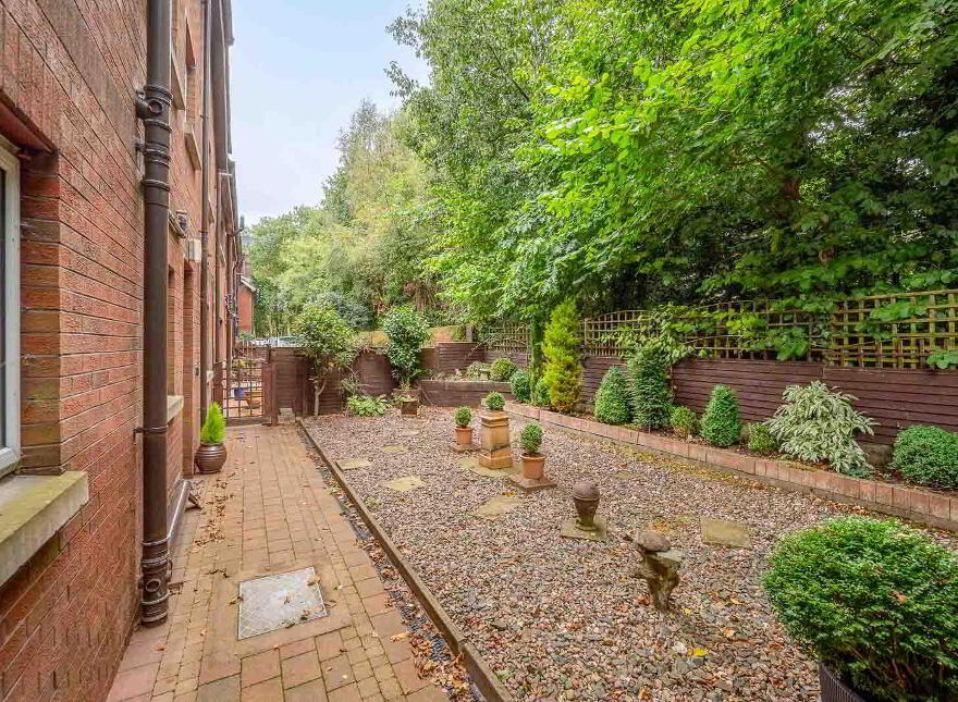 1 Woodlands Court, Belfast, BT4 3PH