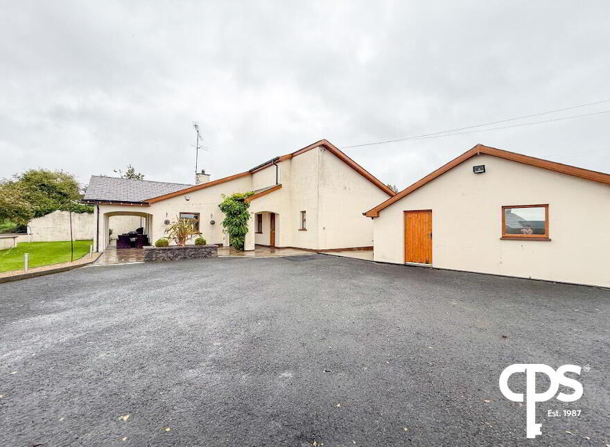 53 Mullabrack Road, Gilford, BT63 6BP photo