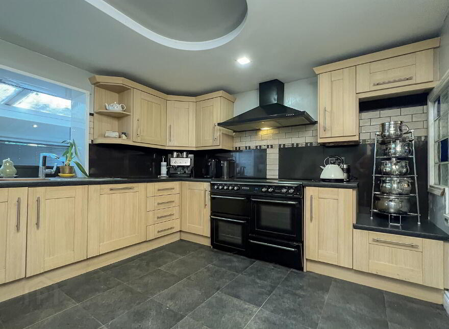 69 Kesh Road, Maze, Lisburn, BT27 5RR