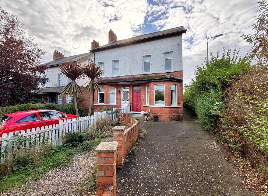 30 Old Cavehill Road, Belfast, BT15 5GT photo