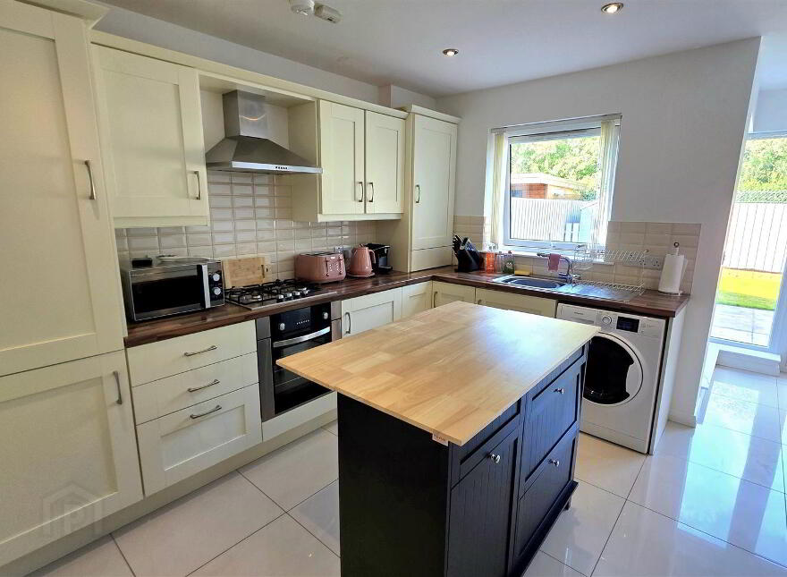 10 Bedford Meadows, Antrim, BT41 1AE
