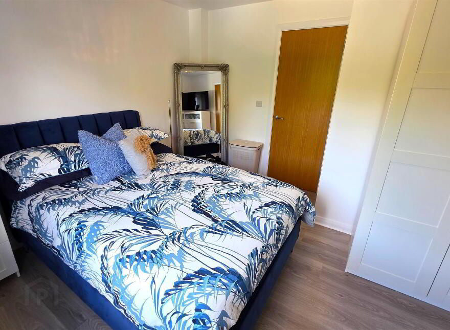 10 Bedford Meadows, Antrim, BT41 1AE