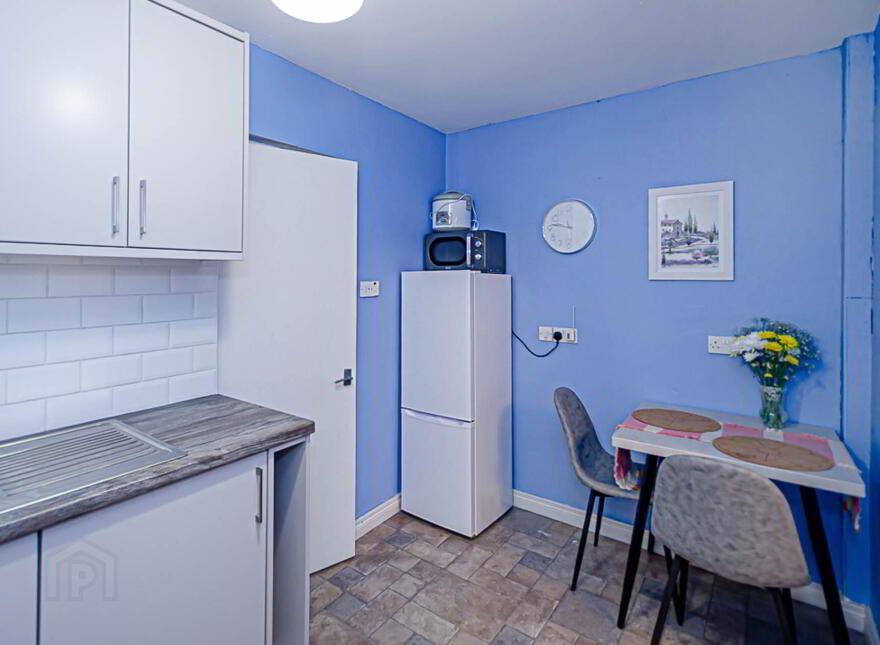 6 Parkgate Gardens, Sydenham, Belfast, BT4 1ES