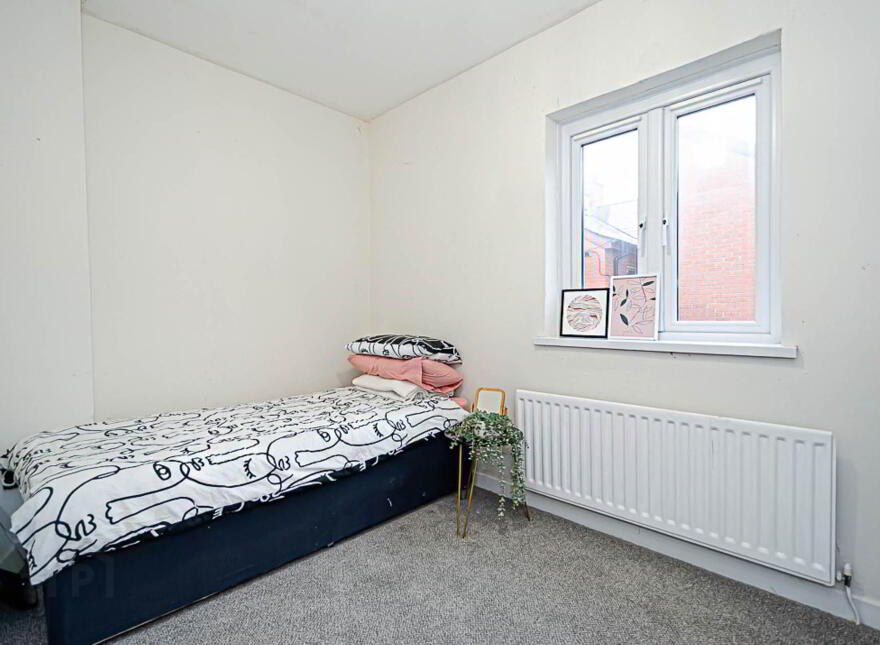6 Parkgate Gardens, Sydenham, Belfast, BT4 1ES