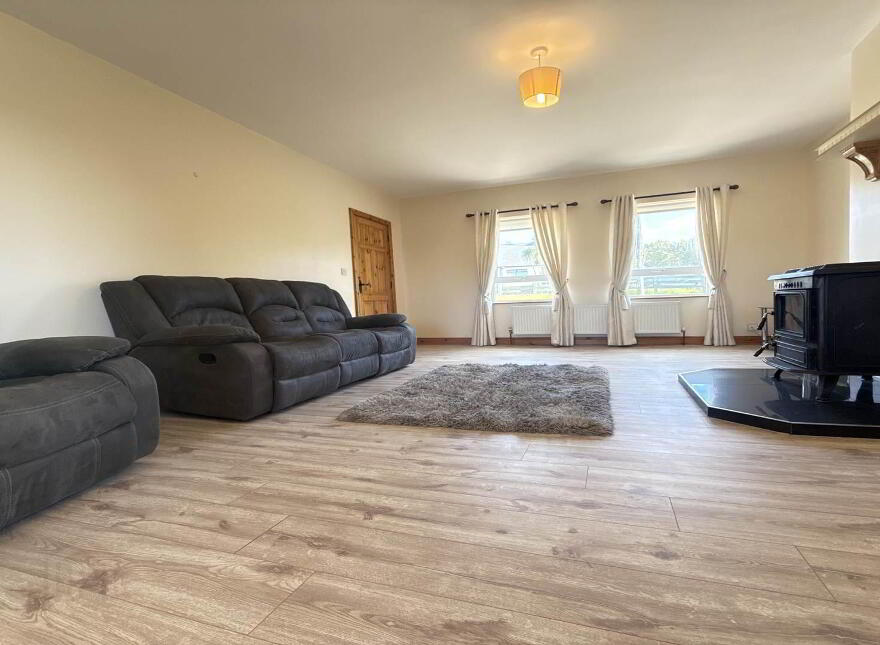 Stramartin, Derrybeg, F92C448
