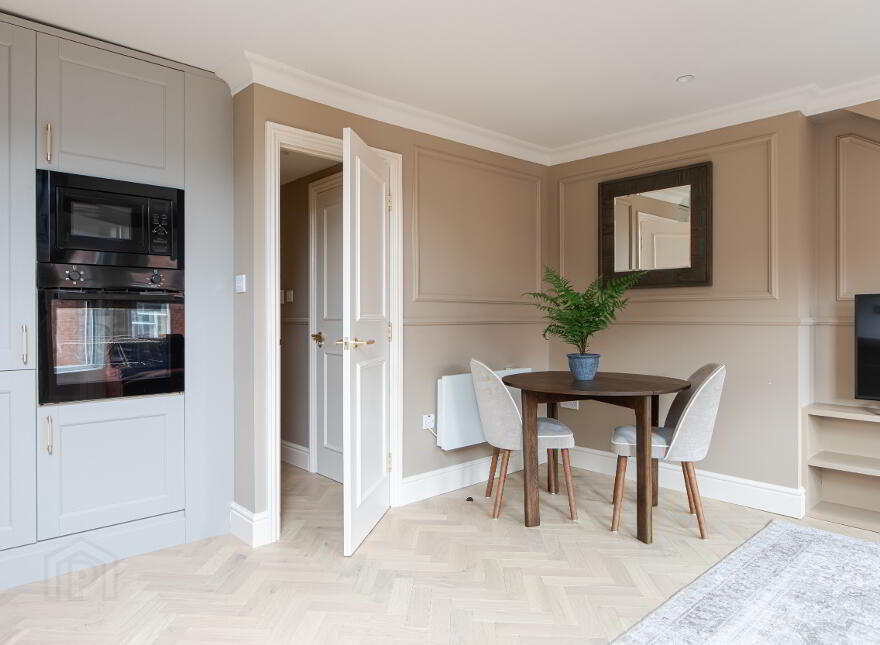 Apt 4, 3 Eglantine Gardens, Belfast, BT9 6EZ