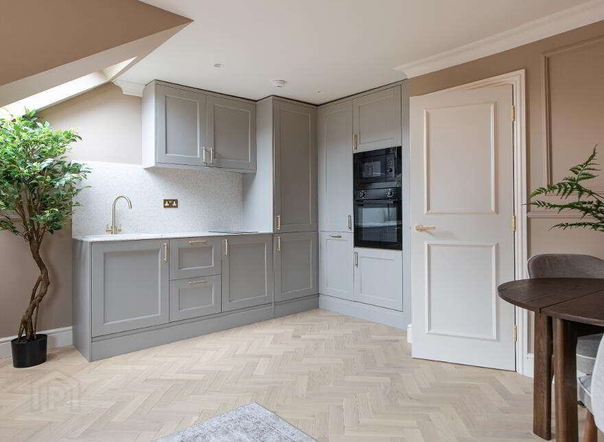 Apt 4, 3 Eglantine Gardens, Belfast, BT9 6EZ