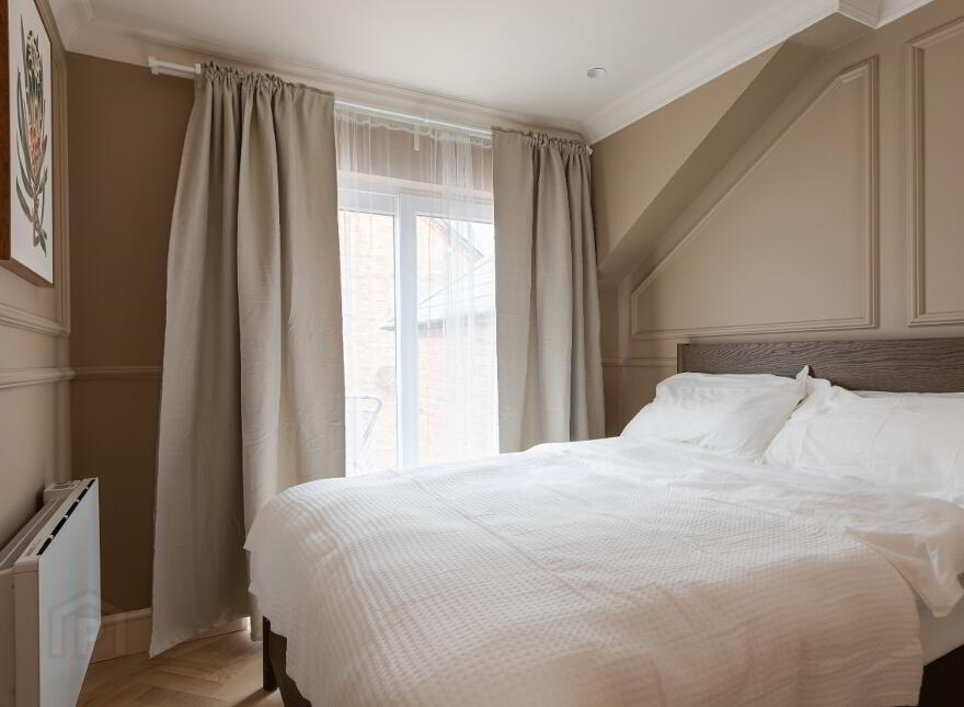 Apt 4, 3 Eglantine Gardens, Belfast, BT9 6EZ