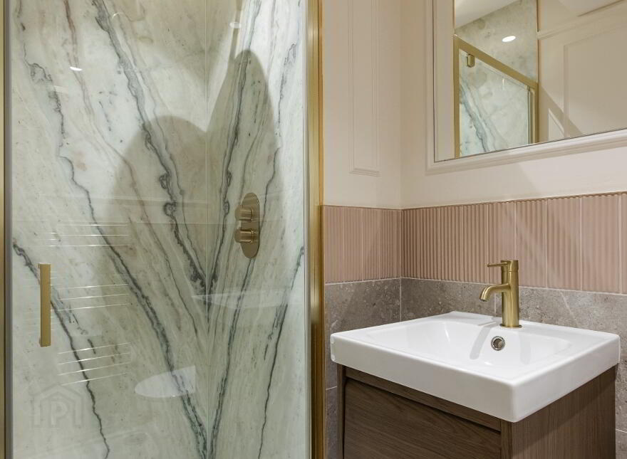 Apt 4, 3 Eglantine Gardens, Belfast, BT9 6EZ