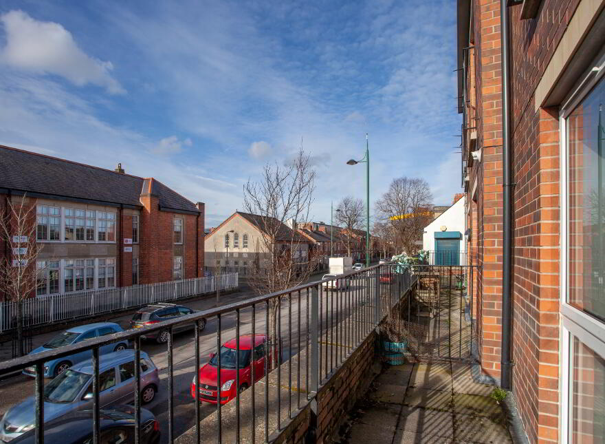 Apartment 3, 62a Templemore Avenue, Albertbridge Road / Newtownards Ro...Belfast, BT5 4FT