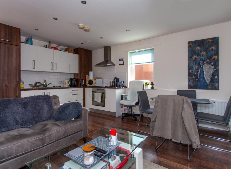 Apartment 3, 62a Templemore Avenue, Albertbridge Road / Newtownards Ro...Belfast, BT5 4FT