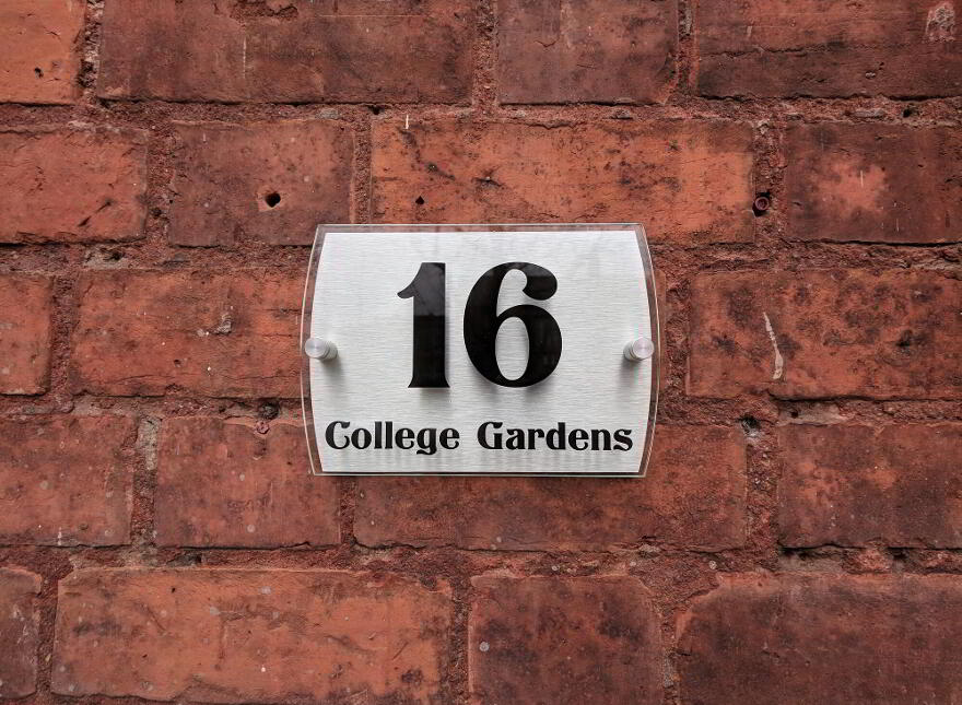 Apt 1, 16 College Gardens, Belfast, BT9 6BQ