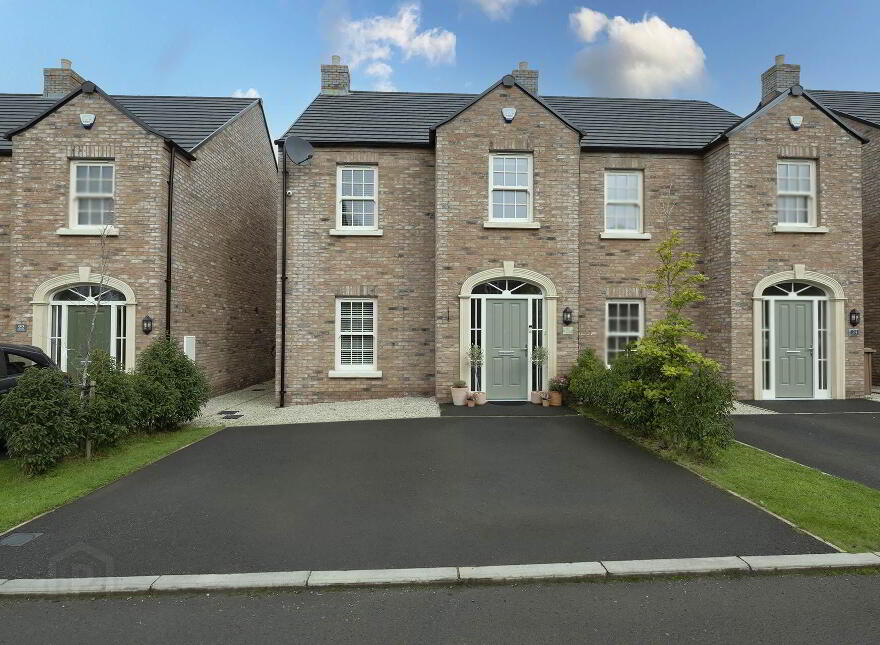 23 Tarry Wood, Lurgan, Craigavon, BT67 9NF photo