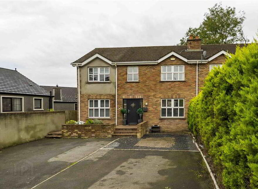 16 Kinallen Court, Kinallen, BT25 2DX photo