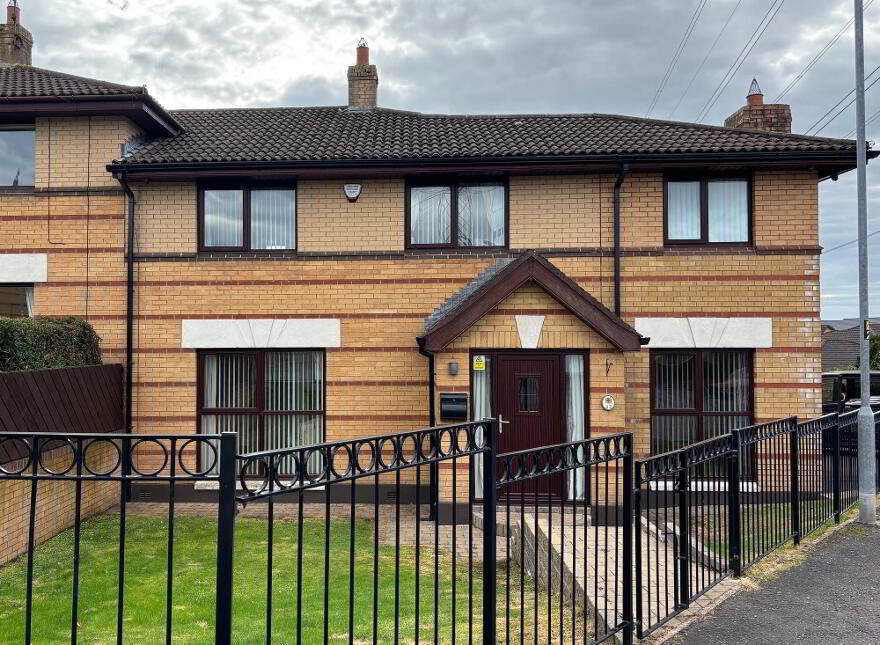 62 Laurelgrove Dale, Belfast, BT8 6ZF photo